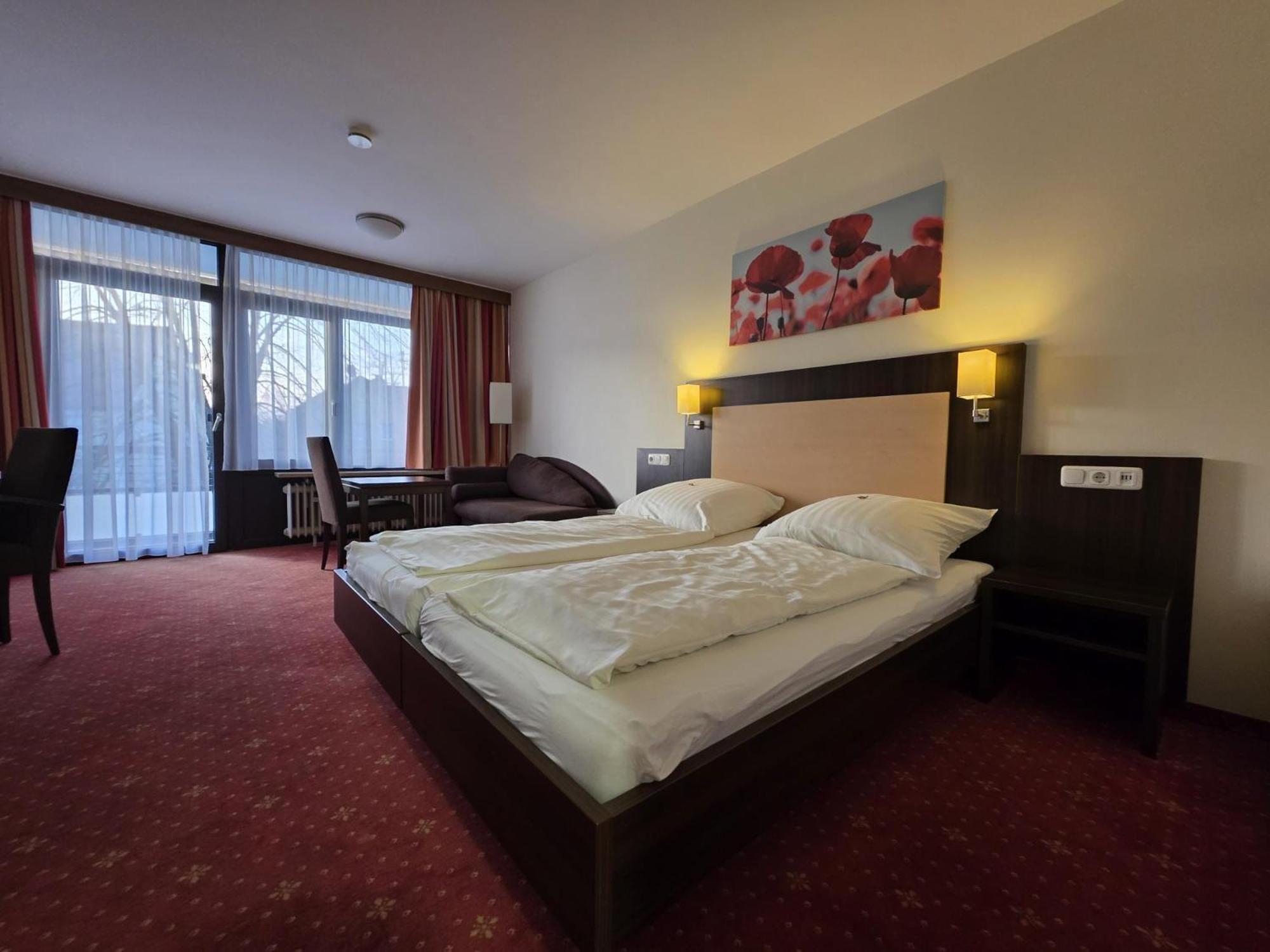 Hotel Restaurant Sonne-Post Murrhardt Екстер'єр фото